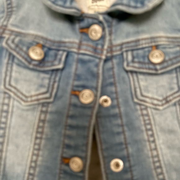 EUC Osh kosh 24M jean jacket - Picture 2 of 5